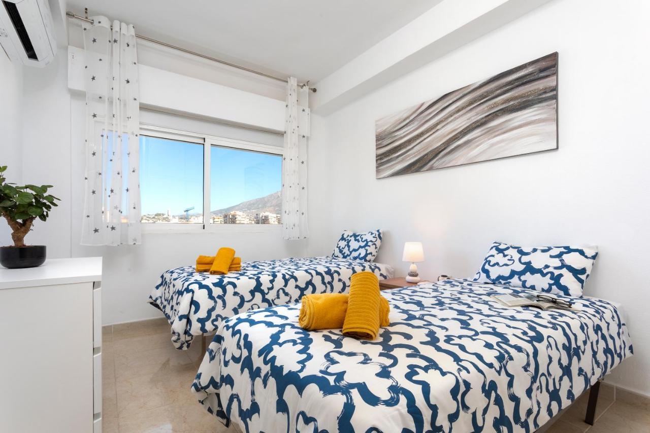Fantastico Apartamento A Pie De Playa By Renthas Apartment Фуeнхирола Екстериор снимка