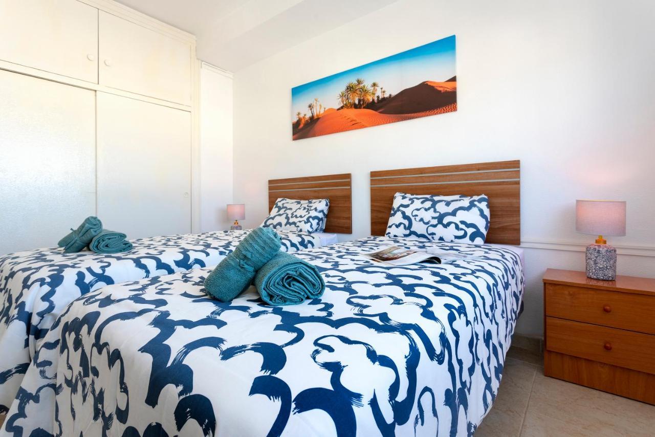 Fantastico Apartamento A Pie De Playa By Renthas Apartment Фуeнхирола Екстериор снимка