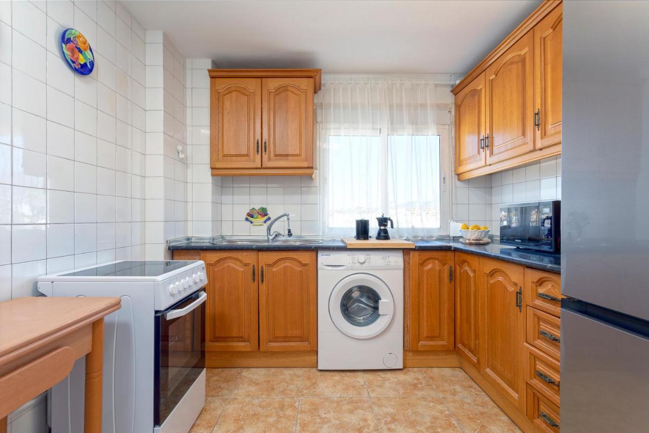 Fantastico Apartamento A Pie De Playa By Renthas Apartment Фуeнхирола Екстериор снимка